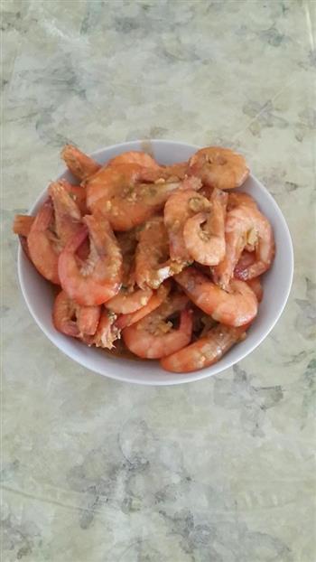 咸蛋黄烧虾怎么做，咸蛋黄烧虾怎么做好吃，咸蛋黄烧虾做法