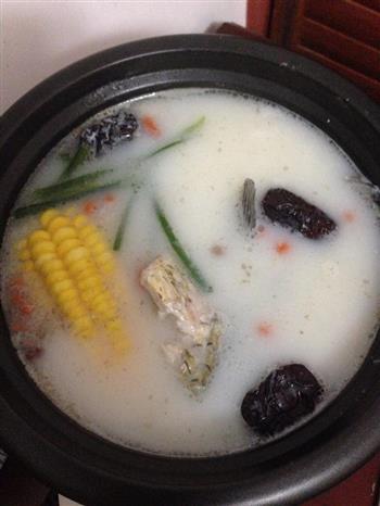 玉米豆腐鱼汤怎么做，玉米豆腐鱼汤怎么做好吃，玉米豆腐鱼汤做法