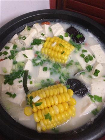 玉米豆腐鱼汤怎么做，玉米豆腐鱼汤怎么做好吃，玉米豆腐鱼汤做法