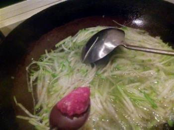 萝卜丝牛肉丸子汤怎么做，萝卜丝牛肉丸子汤怎么做好吃，萝卜丝牛肉丸子汤做法