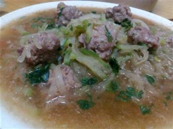 萝卜丝牛肉丸子汤怎么做，萝卜丝牛肉丸子汤怎么做好吃，萝卜丝牛肉丸子汤做法