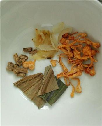 虫草花红枣桂圆滋补汤怎么做，虫草花红枣桂圆滋补汤怎么做好吃，虫草花红枣桂圆滋补汤做法