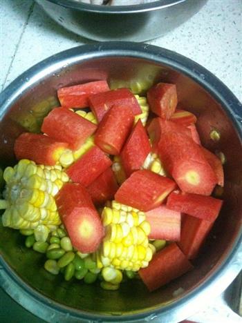 鸡脚青豆玉米汤怎么做，鸡脚青豆玉米汤怎么做好吃，鸡脚青豆玉米汤做法