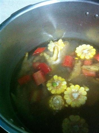 鸡脚青豆玉米汤怎么做，鸡脚青豆玉米汤怎么做好吃，鸡脚青豆玉米汤做法