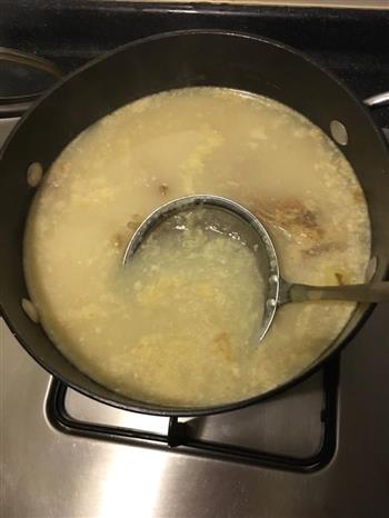 咸鸡猪蹄土豆汤怎么做，咸鸡猪蹄土豆汤怎么做好吃，咸鸡猪蹄土豆汤做法