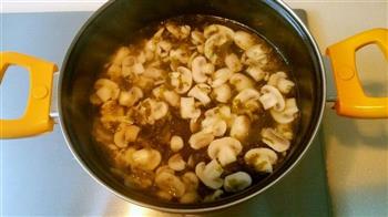 雪菜蘑菇鸭血汤怎么做，雪菜蘑菇鸭血汤怎么做好吃，雪菜蘑菇鸭血汤做法