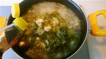 雪菜蘑菇鸭血汤怎么做，雪菜蘑菇鸭血汤怎么做好吃，雪菜蘑菇鸭血汤做法
