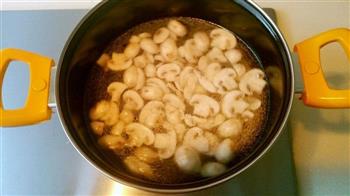 雪菜蘑菇鸭血汤怎么做，雪菜蘑菇鸭血汤怎么做好吃，雪菜蘑菇鸭血汤做法