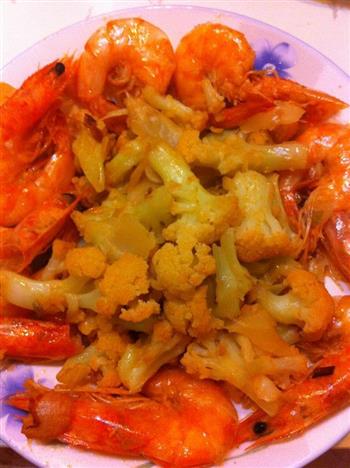 菜花炒大虾怎么做，菜花炒大虾怎么做好吃，菜花炒大虾做法