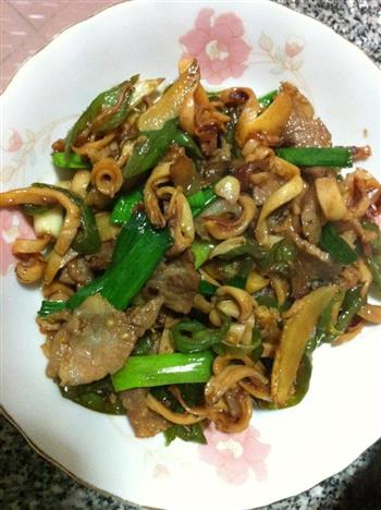 鱿鱼炒肉怎么做，鱿鱼炒肉怎么做好吃，鱿鱼炒肉做法