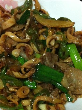 鱿鱼炒肉怎么做，鱿鱼炒肉怎么做好吃，鱿鱼炒肉做法