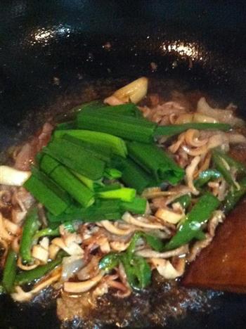 鱿鱼炒肉怎么做，鱿鱼炒肉怎么做好吃，鱿鱼炒肉做法