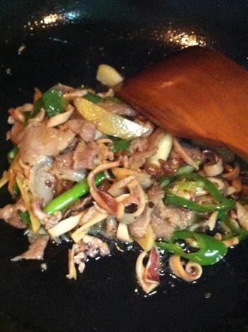 鱿鱼炒肉怎么做，鱿鱼炒肉怎么做好吃，鱿鱼炒肉做法