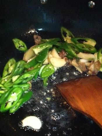 鱿鱼炒肉怎么做，鱿鱼炒肉怎么做好吃，鱿鱼炒肉做法