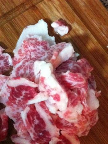 鱿鱼炒肉怎么做，鱿鱼炒肉怎么做好吃，鱿鱼炒肉做法
