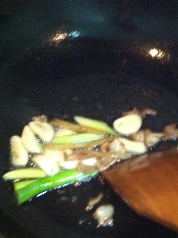 鱿鱼炒肉怎么做，鱿鱼炒肉怎么做好吃，鱿鱼炒肉做法