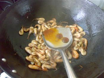 黑椒酱炒河虾怎么做，黑椒酱炒河虾怎么做好吃，黑椒酱炒河虾做法