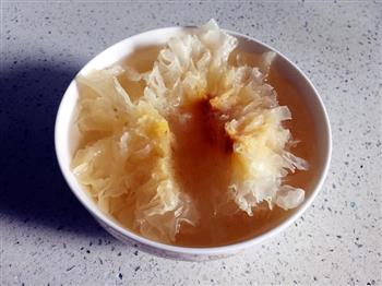 红枣桂圆枸杞银耳汤怎么做，红枣桂圆枸杞银耳汤怎么做好吃，红枣桂圆枸杞银耳汤做法