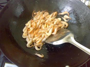 黑椒酱炒河虾怎么做，黑椒酱炒河虾怎么做好吃，黑椒酱炒河虾做法