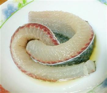 烤鱼背肉怎么做，烤鱼背肉怎么做好吃，烤鱼背肉做法