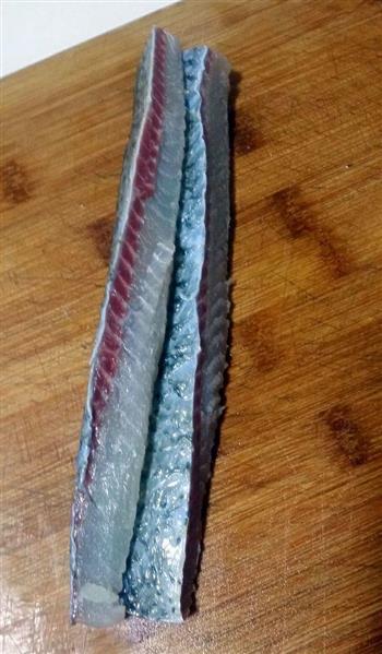 烤鱼背肉怎么做，烤鱼背肉怎么做好吃，烤鱼背肉做法