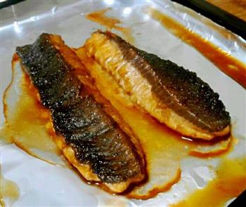 烤鱼背肉怎么做，烤鱼背肉怎么做好吃，烤鱼背肉做法