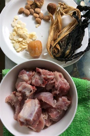 菜干排骨汤怎么做，菜干排骨汤怎么做好吃，菜干排骨汤做法