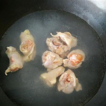 杂菌鸡汤怎么做，杂菌鸡汤怎么做好吃，杂菌鸡汤做法
