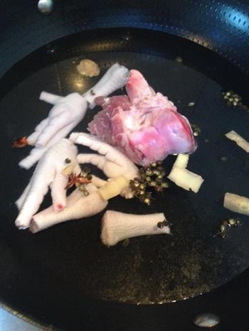 鸡脚健骨汤怎么做，鸡脚健骨汤怎么做好吃，鸡脚健骨汤做法