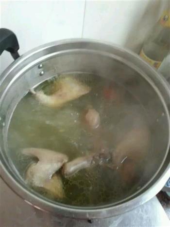 绿豆乳鸽猪骨汤怎么做，绿豆乳鸽猪骨汤怎么做好吃，绿豆乳鸽猪骨汤做法