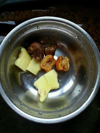 绿豆乳鸽猪骨汤怎么做，绿豆乳鸽猪骨汤怎么做好吃，绿豆乳鸽猪骨汤做法