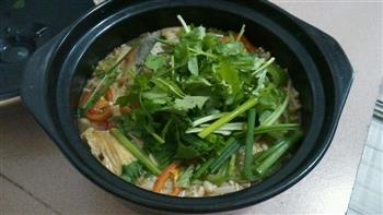 杂菜鱼煲怎么做，杂菜鱼煲怎么做好吃，杂菜鱼煲做法
