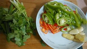 杂菜鱼煲怎么做，杂菜鱼煲怎么做好吃，杂菜鱼煲做法