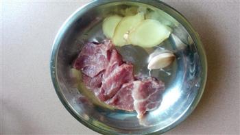 猪骨髓汤怎么做，猪骨髓汤怎么做好吃，猪骨髓汤做法
