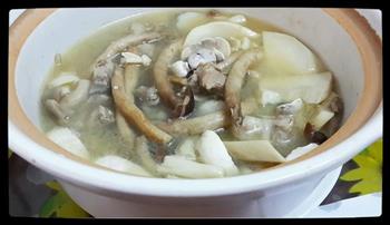 砂锅什菌排骨煲怎么做，砂锅什菌排骨煲怎么做好吃，砂锅什菌排骨煲做法