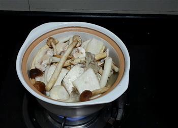 砂锅什菌排骨煲怎么做，砂锅什菌排骨煲怎么做好吃，砂锅什菌排骨煲做法