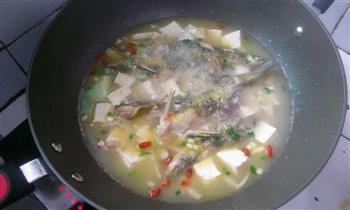 黄骨鱼蘑菇豆腐汤怎么做，黄骨鱼蘑菇豆腐汤怎么做好吃，黄骨鱼蘑菇豆腐汤做法