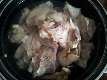 药材鸡汤怎么做，药材鸡汤怎么做好吃，药材鸡汤做法