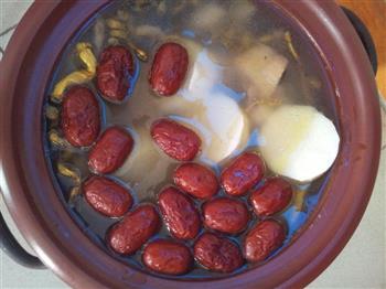 药材鸡汤怎么做，药材鸡汤怎么做好吃，药材鸡汤做法