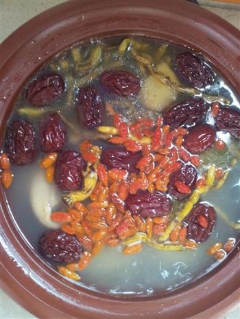 药材鸡汤怎么做，药材鸡汤怎么做好吃，药材鸡汤做法