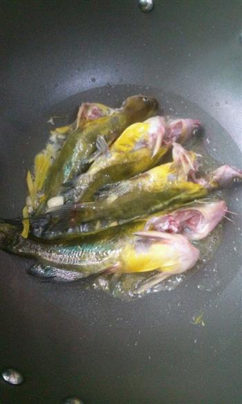黄骨鱼蘑菇豆腐汤怎么做，黄骨鱼蘑菇豆腐汤怎么做好吃，黄骨鱼蘑菇豆腐汤做法