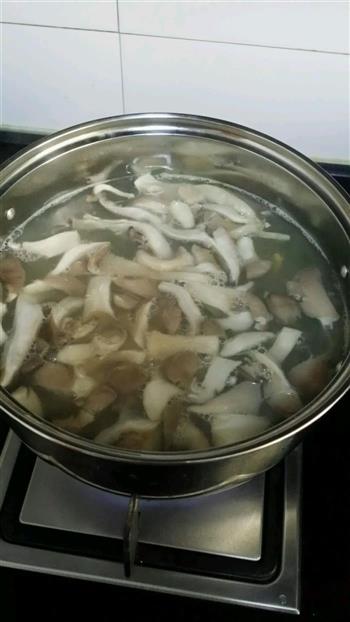 腰子平菇汤怎么做，腰子平菇汤怎么做好吃，腰子平菇汤做法