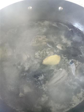 芡实乌鸡汤怎么做，芡实乌鸡汤怎么做好吃，芡实乌鸡汤做法