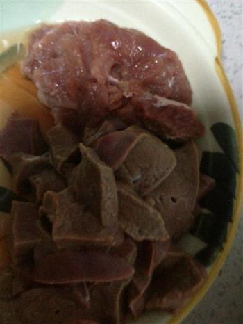 枸杞叶粉肠猪肝瘦肉汤怎么做，枸杞叶粉肠猪肝瘦肉汤怎么做好吃，枸杞叶粉肠猪肝瘦肉汤做法