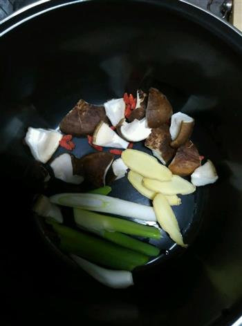 超简单的清炖鸡肉汤怎么做，超简单的清炖鸡肉汤怎么做好吃，超简单的清炖鸡肉汤做法