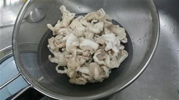 养颜-银耳炖鸡爪怎么做，养颜-银耳炖鸡爪怎么做好吃，养颜-银耳炖鸡爪做法