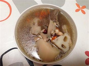 美味猪骨莲藕汤怎么做，美味猪骨莲藕汤怎么做好吃，美味猪骨莲藕汤做法