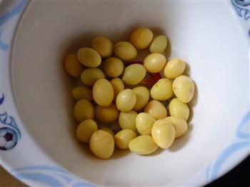 白果板栗骨头汤怎么做，白果板栗骨头汤怎么做好吃，白果板栗骨头汤做法