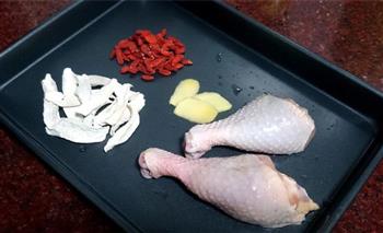枸杞鸡肉汤怎么做，枸杞鸡肉汤怎么做好吃，枸杞鸡肉汤做法