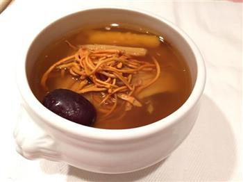 虫草花药膳鸡汤怎么做，虫草花药膳鸡汤怎么做好吃，虫草花药膳鸡汤做法